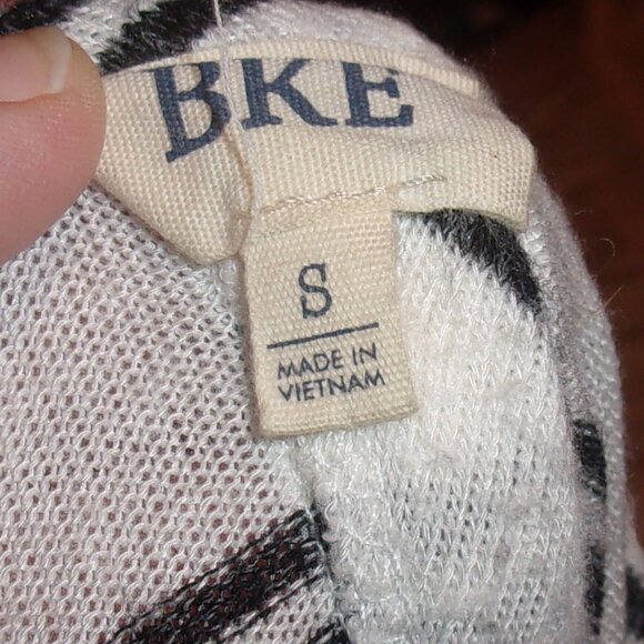 Sweater - Picture 2 of 3